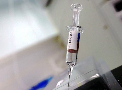 Thành công đột phá trong thử nghiệm văcxin HIV của Pháp