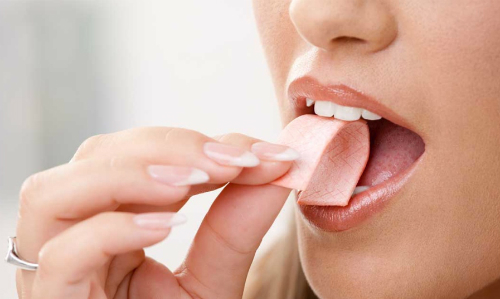 Vì sao nên nhai kẹo cao su khi căng thẳng