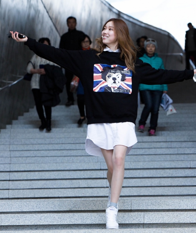 Áo khoác nữ năng động cho bạn gái dạo phố với phong cách Hàn