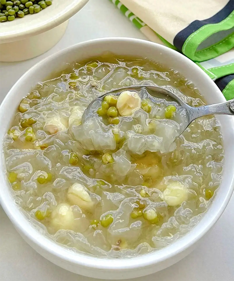 Ăn đều đặn hạt sen 2 lần/tuần và kết hợp với 2 nguyên liệu