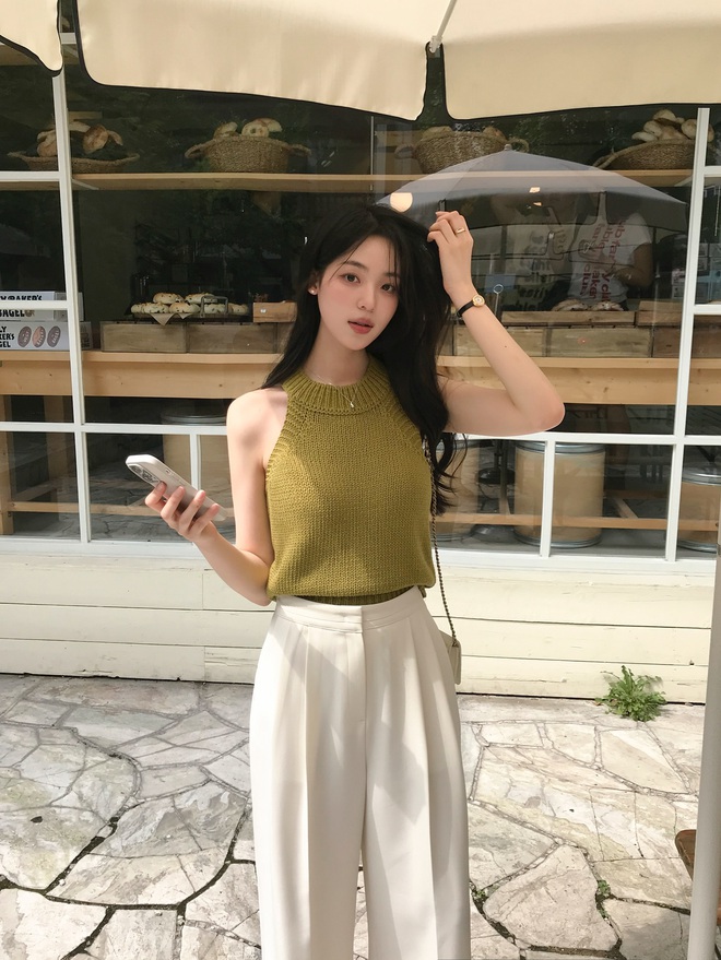 4 mẫu quần dài hoàn hảo để phối cùng áo màu sắc